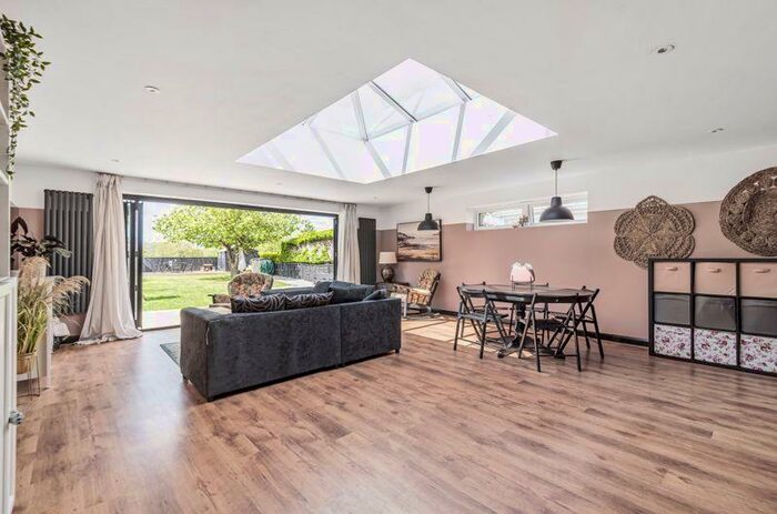 5 Bedroom Detached Bungalow For Sale In Lashford Lane, Dry Sandford, OX13