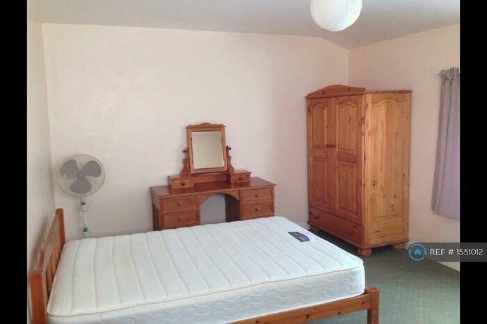 1 Bedroom Flat To Rent In Woodfield Terrace, Thornwood Near Epping, CM16