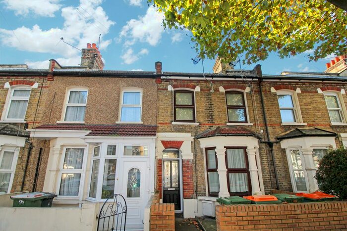 2 Bedroom Flat To Rent In Creighton Avenue, London, E6
