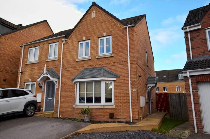 3 Bedroom Semi-Detached House To Rent In Springfield Avenue, Lofthouse, Wakefield, WF3