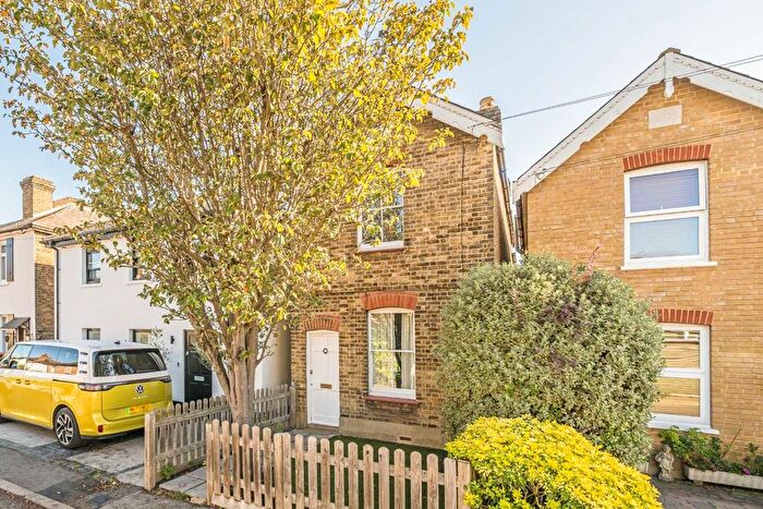 2 Bedroom Detached House For Sale In Mill Street, Kingston Upon Thames, KT1