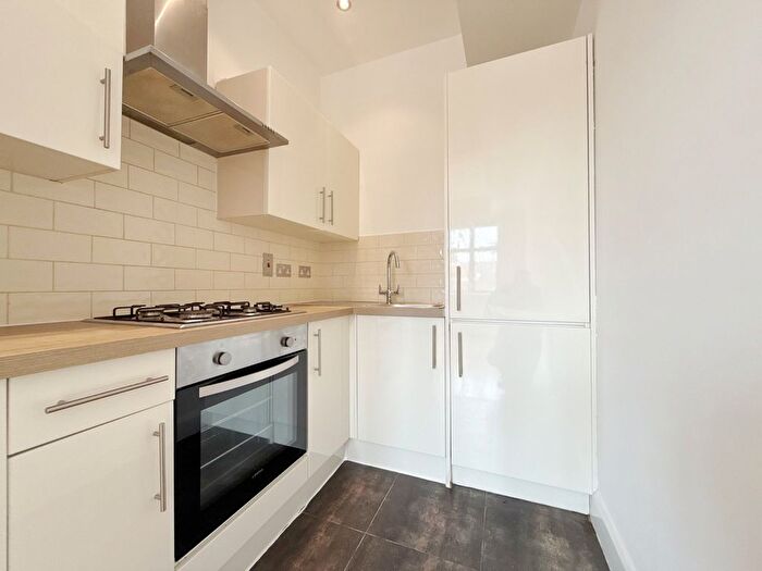 1 Bedroom Flat To Rent In The Parade, High Street, Watford, Hertfordshire, WD17