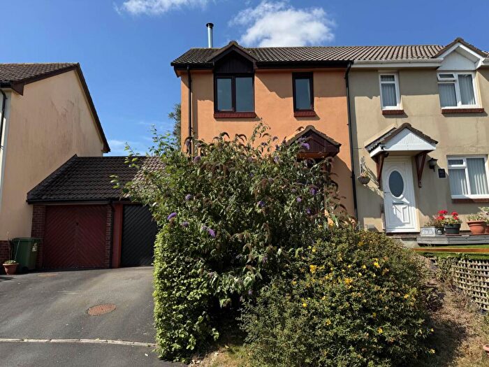 2 Bedroom Semi-Detached House For Sale In Holwill Drive, Torrington, EX38