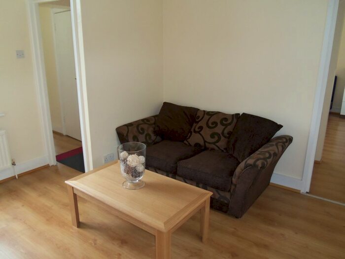 1 Bedroom Flat To Rent In Hillborough Road, Luton, LU1