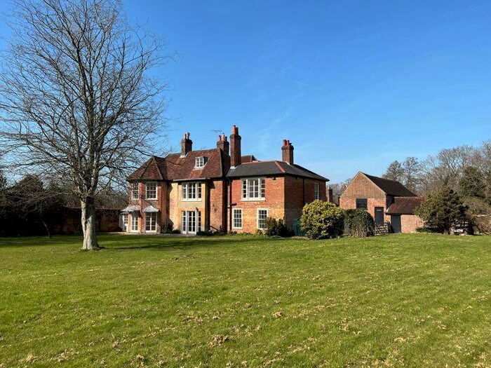 6 Bedroom Detached House To Rent In Southwick, Nr Wickham / Petersfield / Portsmouth, Hampshire, PO17