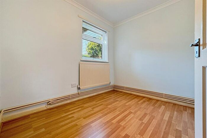 3 Bedroom Terraced Bungalow For Sale In Bedroom Terraced Bungalow In Fishbourne, PO19