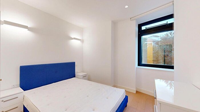 1 Bedroom Flat To Rent In New Horizons Court, Brentford, TW8