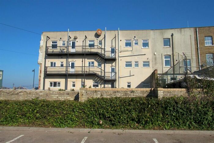 2 Bedroom Flat To Rent In Central Parade, Herne Bay, CT6