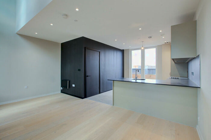 3 Bedroom Apartment To Rent In City Gardens, Spinners Way, Manchester, M15