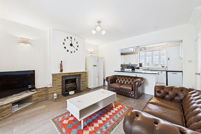 3 Bedroom End Of Terrace House For Sale In Constantine Avenue, York, North Yorkshire, YO10