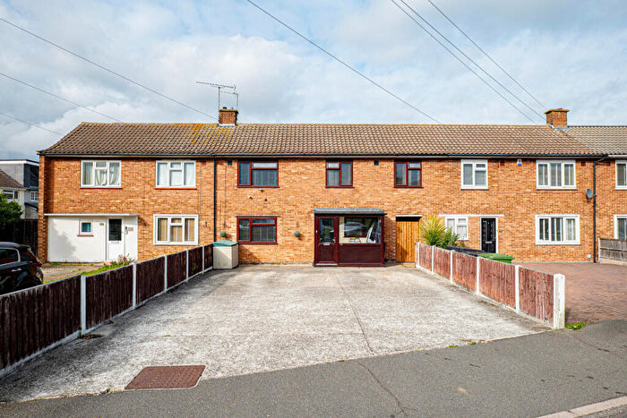 5 Bedroom Terraced House For Sale In Kathleen Ferrier Crescent, Basildon, SS15