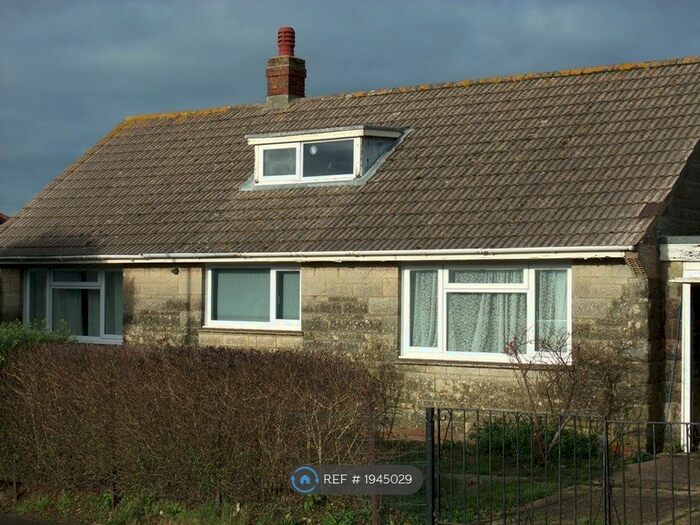 2 Bedroom Bungalow To Rent In Carlton Road, Ryde, PO33