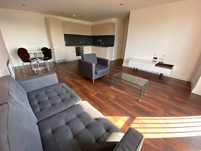 2 Bedroom Flat For Sale In Ordsall Lane, Salford, M5