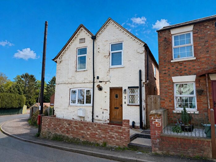 3 Bedroom Detached House To Rent In Gawcott Road, Buckingham, MK18