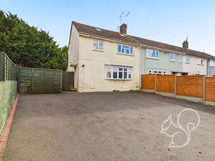 4 Bedroom End Of Terrace House For Sale In Woodhall Close, Sudbury, CO10
