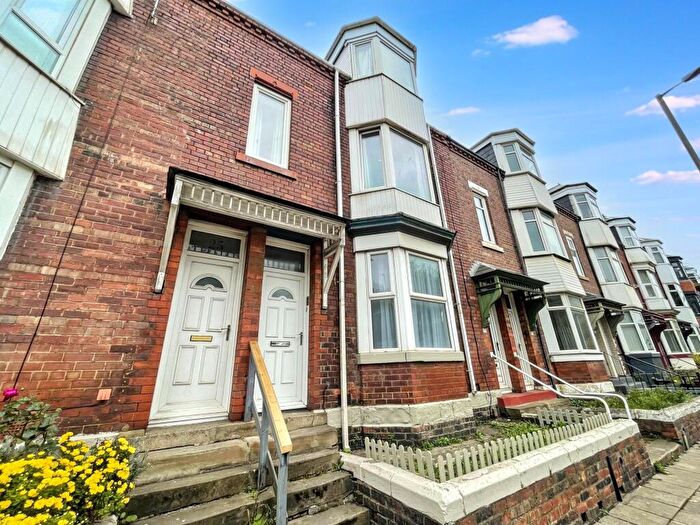 2 Bedroom Flat For Sale In Thornton Avenue, Tyne Dock, South Shields, Tyne And Wear, NE33