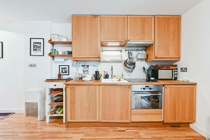 1 Bedroom Flat To Rent In Balls Pond Road, De Beauvoir Town, London, N1