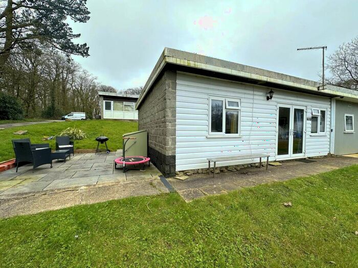 2 Bedroom Chalet For Sale In Bucklands, Bideford, EX39