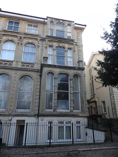 3 Bedroom Flat To Rent In Tyndalls Park Road, Cotham, Bristol, BS8