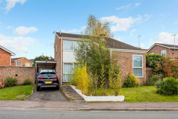 4 Bedroom Detached House To Rent In Gainsborough Drive, Ascot, SL5