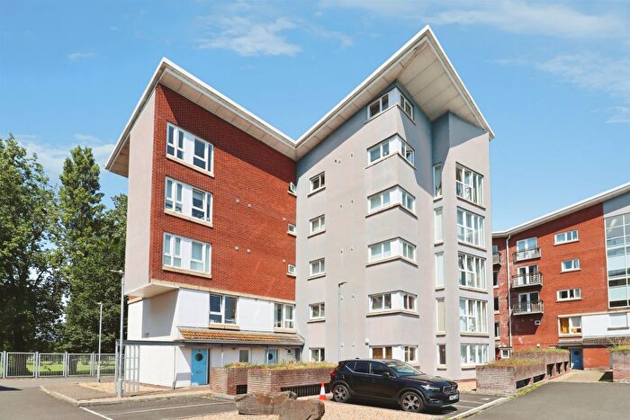 3 Bedroom Flat For Sale In Jim Driscoll Way, Cardiff, CF11