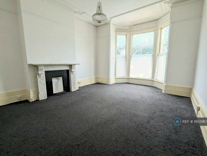 2 Bedroom Flat To Rent In Western Parade, Southsea, PO5