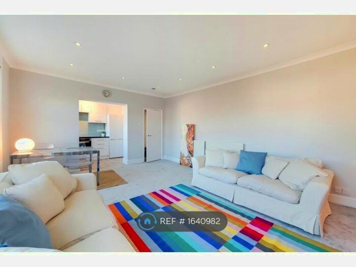 2 Bedroom Flat To Rent In Fl, London, SW9