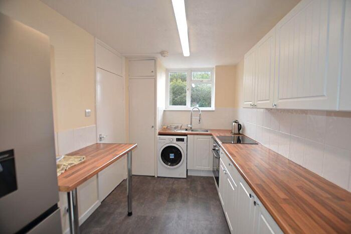 2 Bedroom Flat To Rent In Yorktown Road, College Town, Sandhurst, GU47
