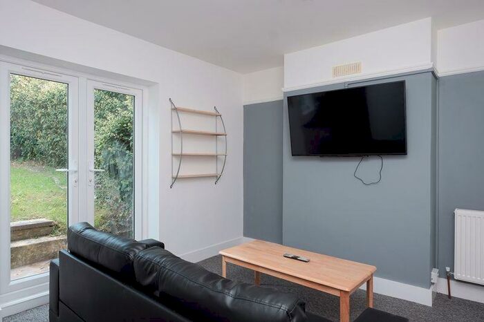 1 Bedroom Terraced House To Rent In Crayford Road, Brighton, BN2