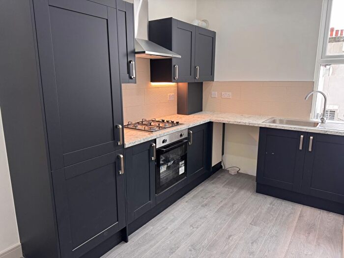 3 Bedroom Flat To Rent In London Road, Croydon, CR0