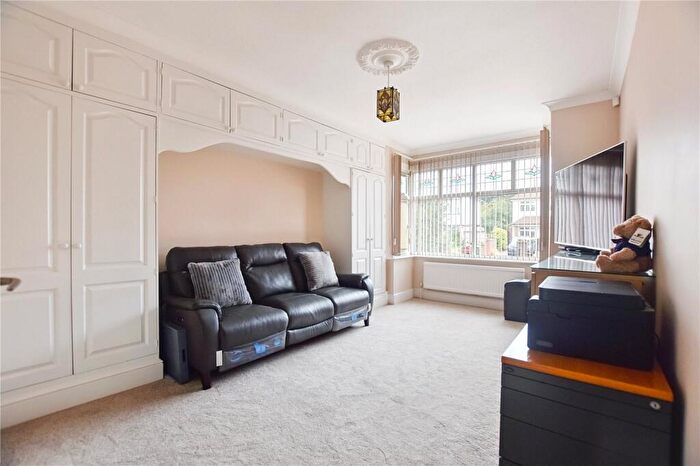 3 Bedroom Bungalow For Sale In Baldwyns Park, Bexley, Kent, DA5