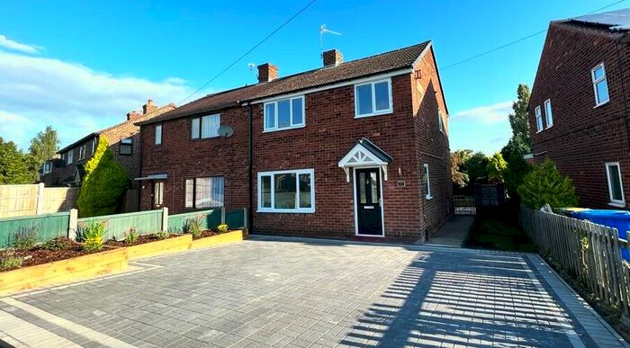 3 Bedroom Semi-Detached House To Rent In Summerfield Crescent, Brimington, Chesterfield, S43