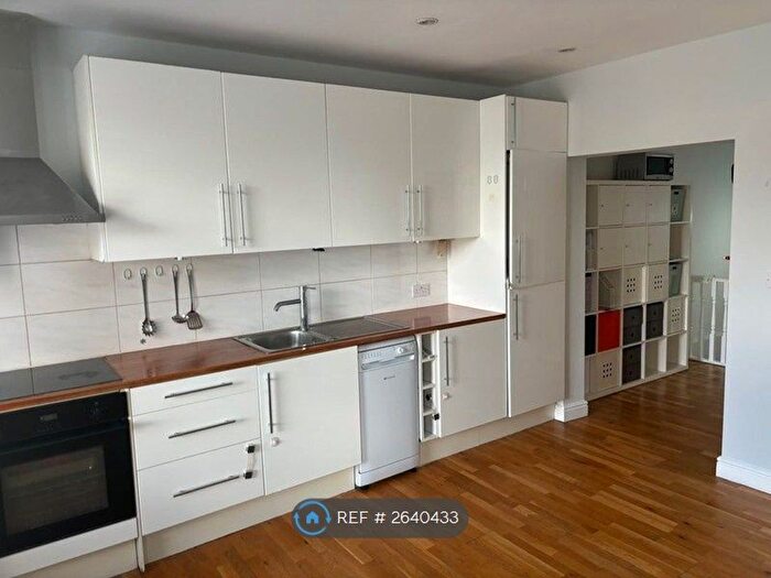 2 Bedroom Flat To Rent In Shirland Road, London, W9