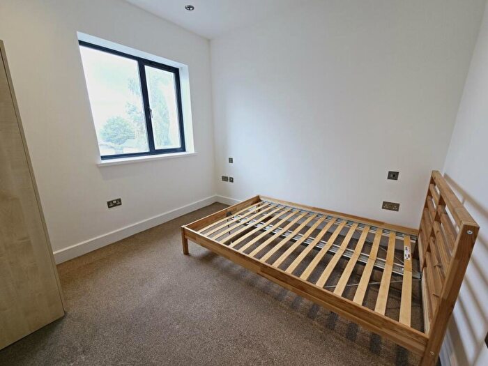 Flat To Rent In Chanin Mews, NW2