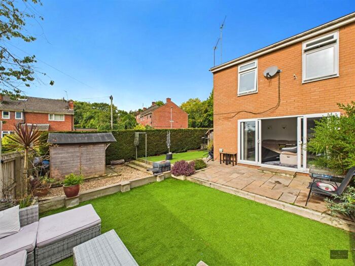 3 Bedroom House For Sale In Pendragon Road, Exeter, EX4