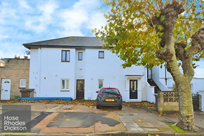 2 Bedroom Semi-Detached House To Rent In Station Avenue, Sandown, PO36