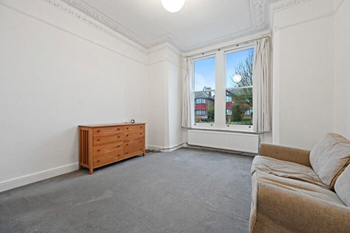 2 Bedroom Flat For Sale In Perryn Road, Acton, W3