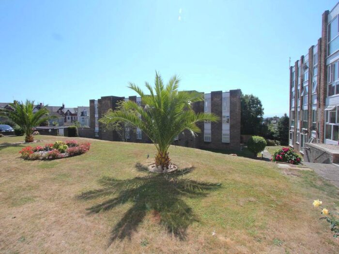 2 Bedroom Ground Maisonette To Rent In Courtlands, Park Road, Barry, CF62