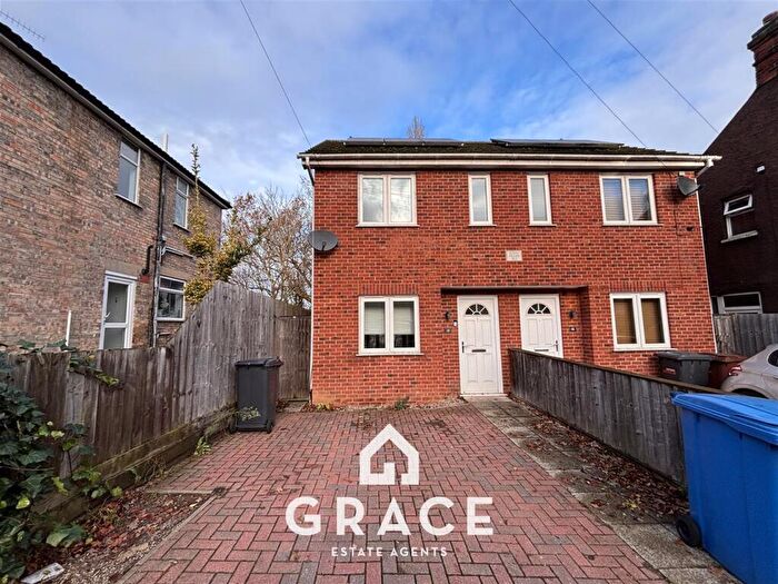 2 Bedroom Semi Detached House To Rent In Belstead Road, Ipswich, IP2