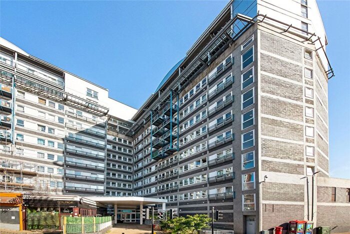 3 Bedroom Flat To Rent In The Vista Building, Charlton, SE18