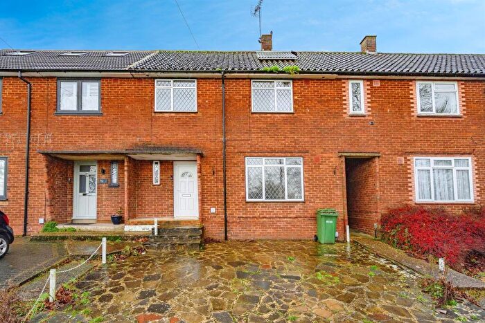 3 Bedroom Semi Detached House For Sale In Holyrood Crescent, St. Albans, AL1