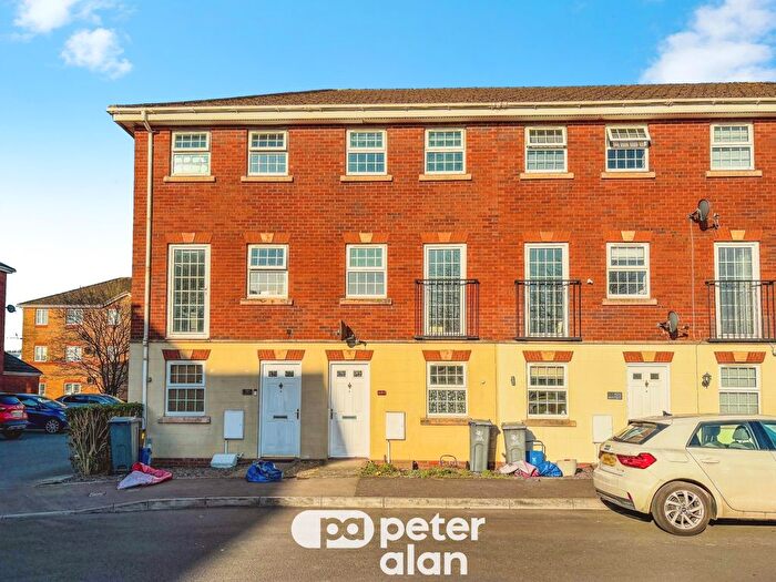 3 Bedroom Town House To Rent In Beaufort Square, Pengam Green, Cardiff, CF24