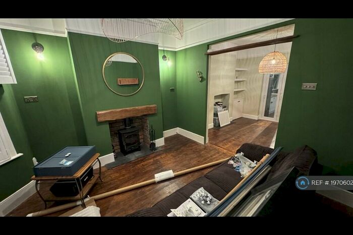 3 Bedroom Terraced House To Rent In Milner Road, Bristol, BS7