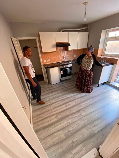 1 Bedroom Flat To Rent In Hazelbury Crescent, Luton, LU1