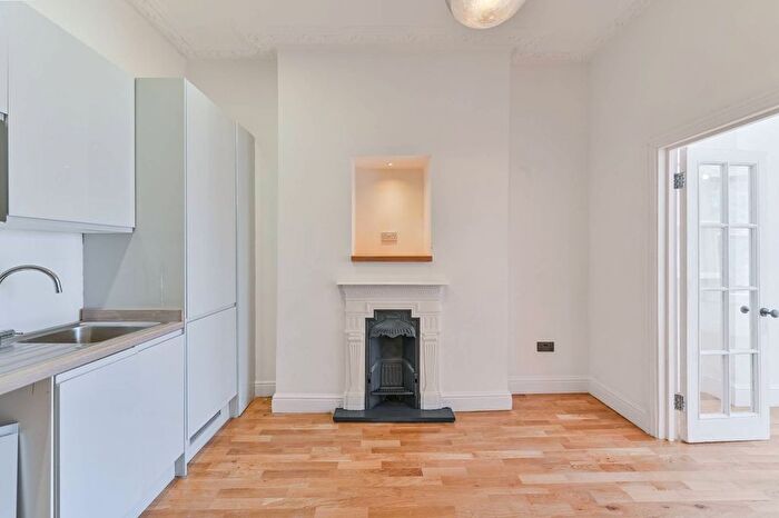 1 Bedroom Flat For Sale In Devonshire Road, Forest Hill, London, SE23
