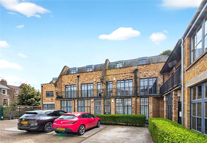 2 Bedroom Apartment To Rent In St. Pauls Crescent, London, NW1