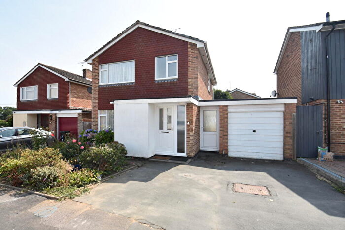 3 Bedroom Detached House For Sale In Home Farm Way, Stoke Poges, Buckinghamshire, SL3