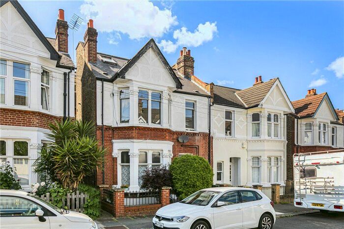 1 Bedroom Flat To Rent In Minehead Road, Streatham, SW16