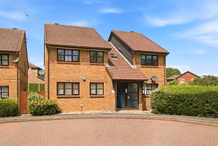 1 Bedroom Apartment To Rent In Milford Close, St. Albans, Hertfordshire, AL4