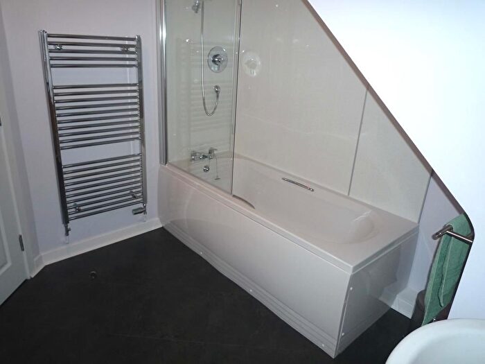 3 Bedroom Flat To Rent In Mckenzie Place, Aberdeen, AB24